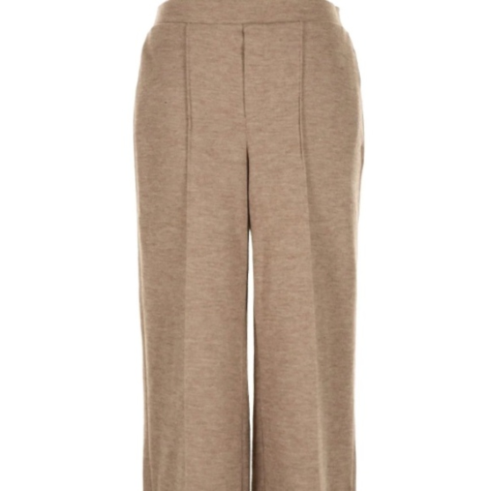 MAKE OFFER! Wow!! Simply Vera by Vera Wang Pull On Khaki Pants-Comfy and Easy!
